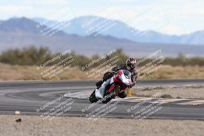 media/Nov-16-2025-Race Pace (Sun) [[8c5fa54630]]/Non Verified Riders (1st 20 Minutes)/5-Turn 15 (110pm)/